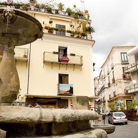 B&B La Piazzetta 파올라 외부 사진