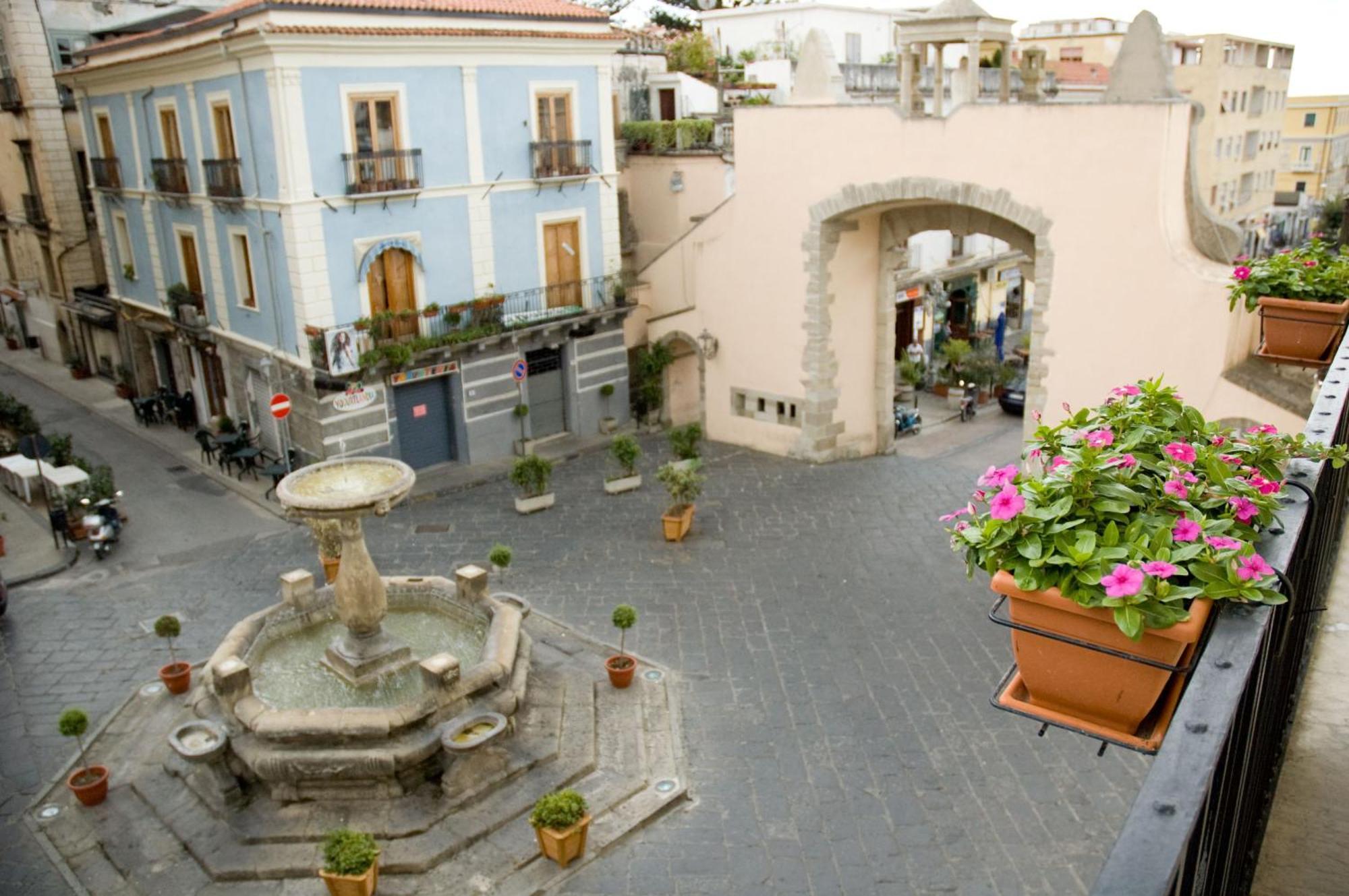 B&B La Piazzetta 파올라 외부 사진